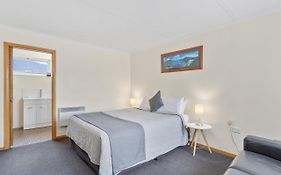 Martin Cash Motel